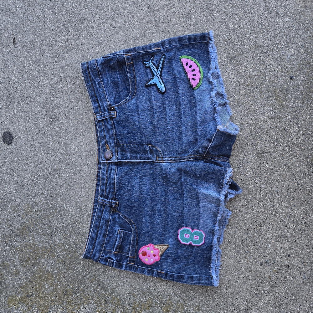 No Boundaries Jean Denim Shorts With Patches